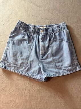 Madewell - Casual Light Blue Denim Shorts with Elastic Waist